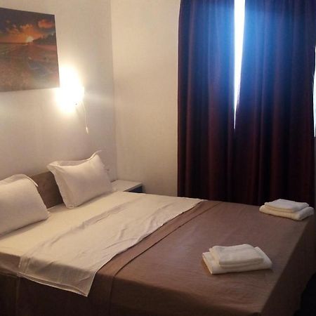 Hotel Azzuro Năvodari Esterno foto